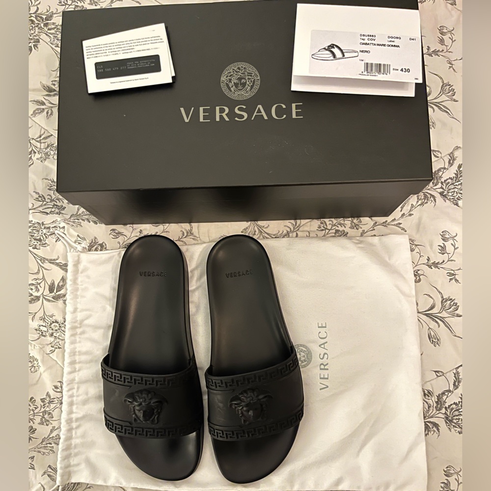 Versace
Medusa Rubber Pool Slide Sandals size 43 black
